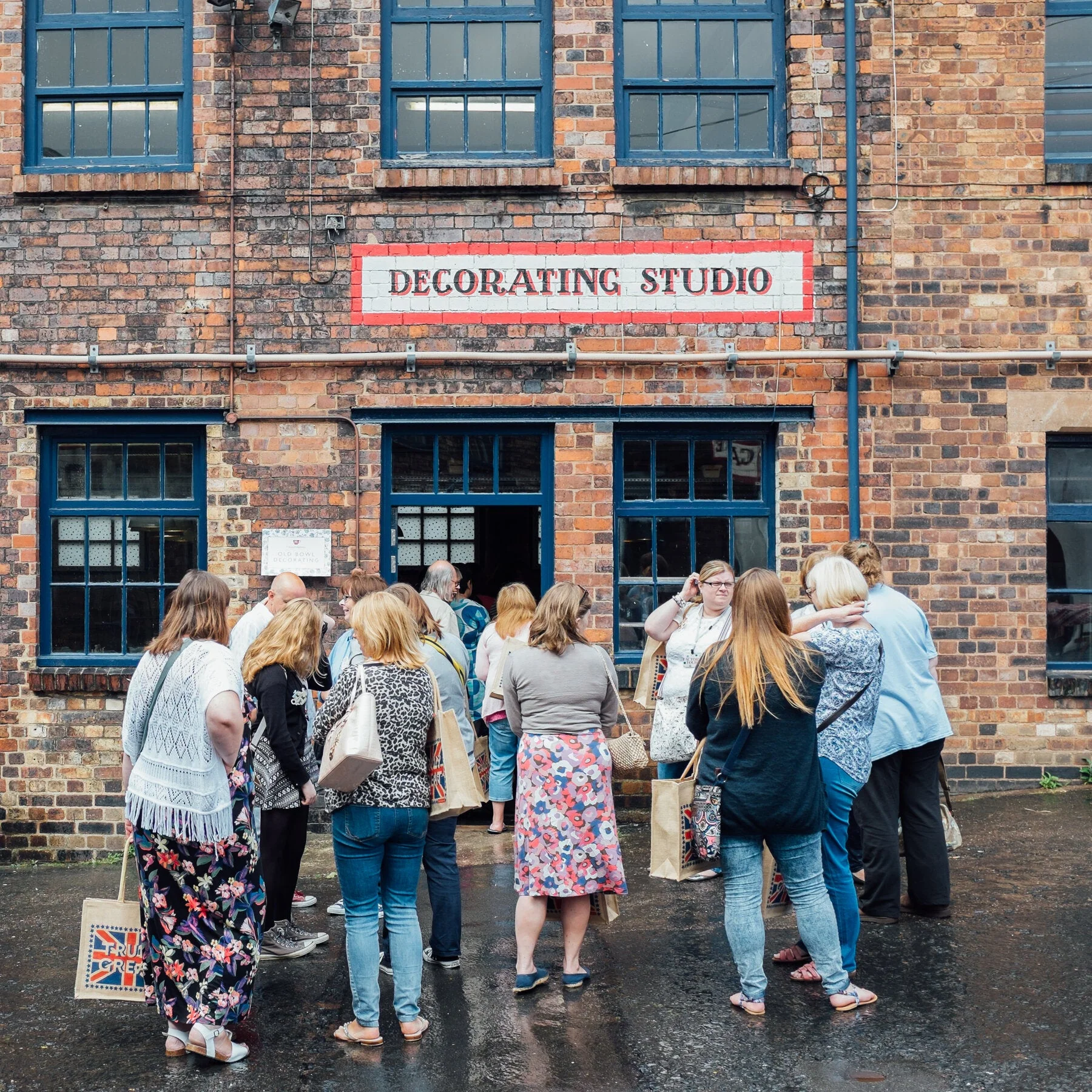 Decorating Studio - Pottery Session - Image 8
