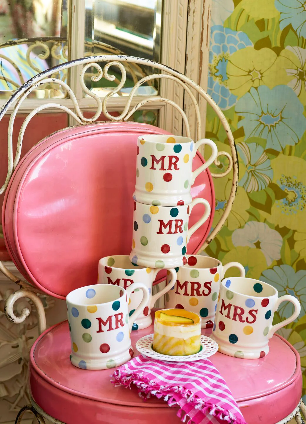 Polka Dot 'Mrs & Mrs' Set of 2 1/2 Pint Mugs Boxed - Image 7